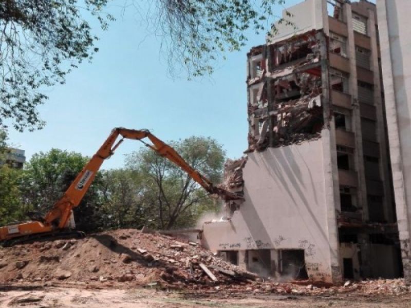 DEMOLICION TORRE MERGELINA   UNIVERSIDAD DE VALLADOLID